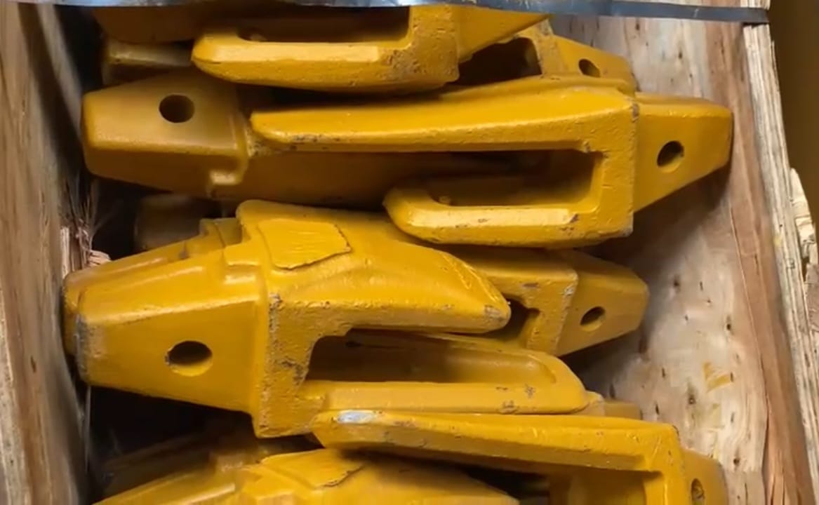 Bucket Adapter Excavator (Dudukan Kuku Bucket)